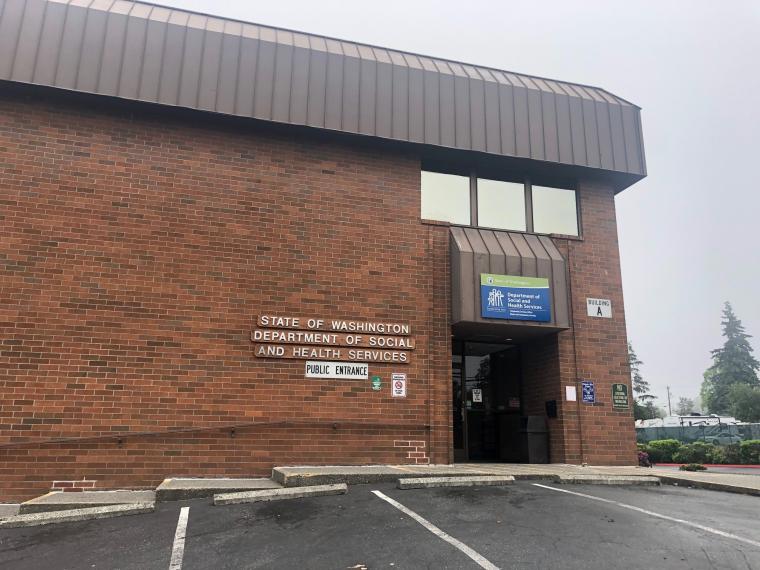 Corner view of Everett customer service office