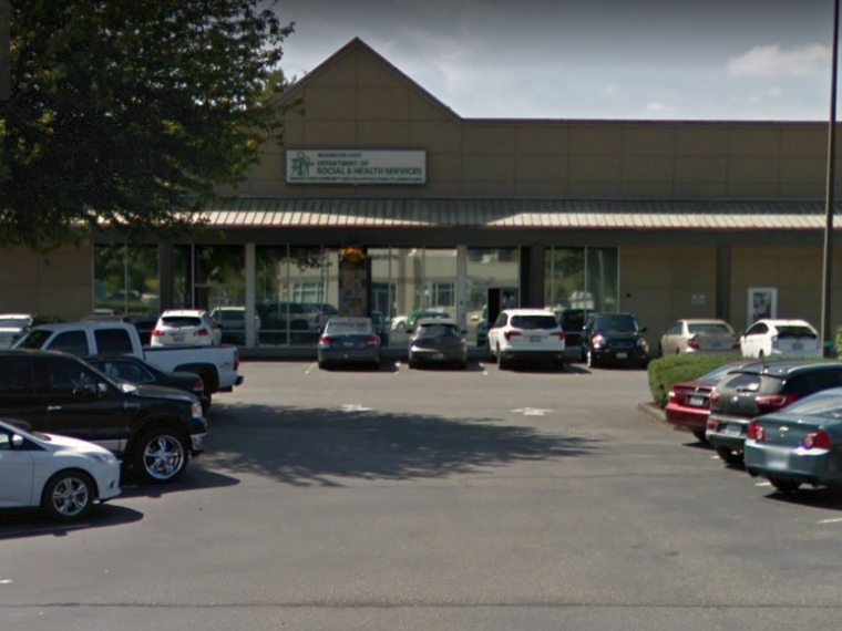 Exterior photo of Smokey Point customer service office